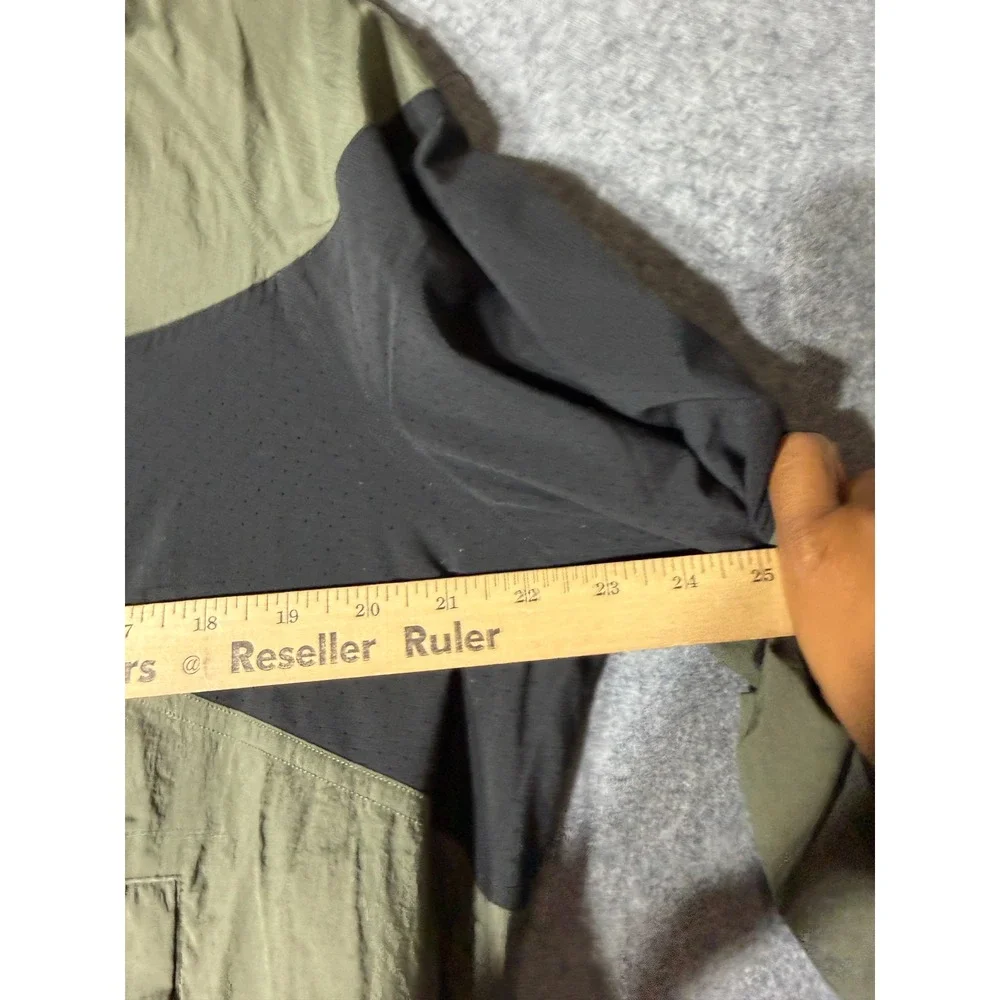 Lululemon Pack It Up Jacket Womens XS Army Green Black Colorblock Windbreaker